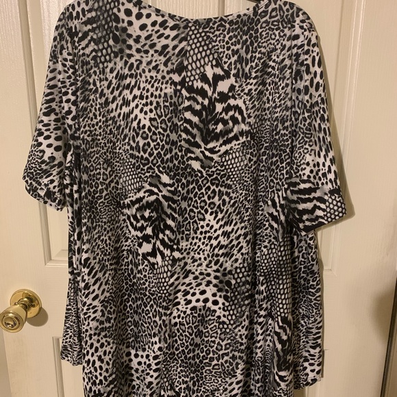 EUC Animal Print Tunic *Butter Soft* - Picture 2 of 5